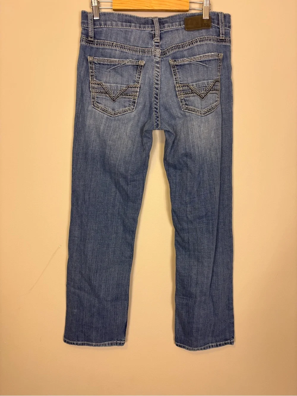 BKE Men’s Jake Light Blue Straight Jeans with Faded Detailing 32 x 32 Inseam